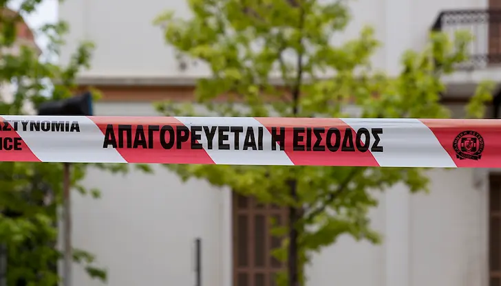 Братя от Амалиада погребаха майка си в градината