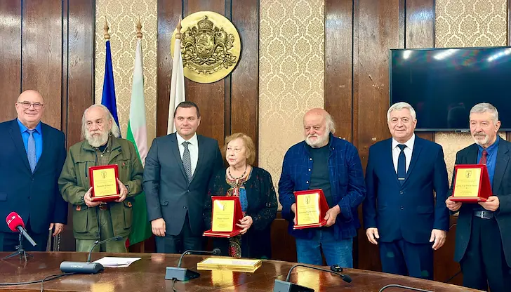 Отличиха шестима творци в Русе за принос към културата