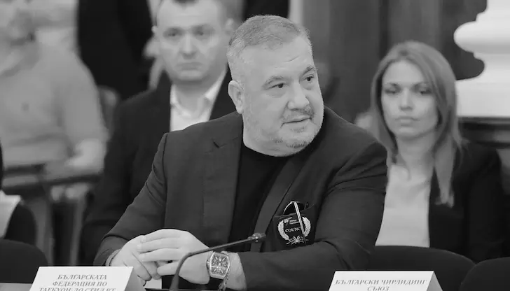 Работник в къщата на бизнесмена подал сигнала след стрелбата в квартал "Павлово" Работник в къщата на бизнесмена подал сигнала след стрелбата в квартал "Павлово"