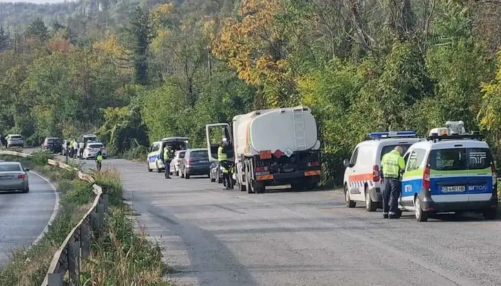 Мащабна проверка залови десетки нарушители край село Самоводене Мащабна проверка залови десетки нарушители край село Самоводене