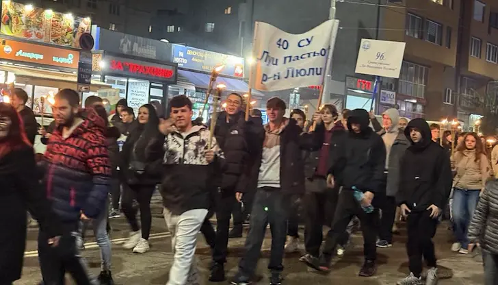 Инициативата е посветена на предстоящия Ден на народните будители Инициативата е посветена на предстоящия Ден на народните будители