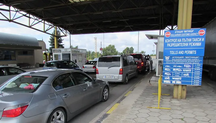 Предложение за увеличаване на винетките с 1 евро вместо премахване на таксата за Дунав мост