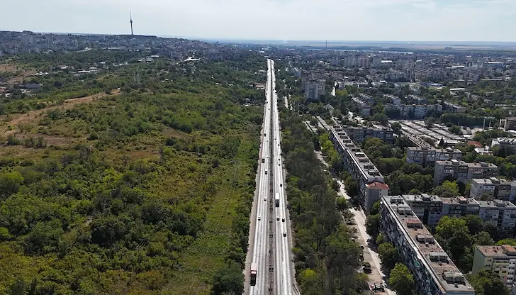 17 години булевард „България“ остава строителна площадка