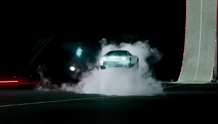 Новият Tesla Roadster прескача паркирани коли с реактивни дюзи