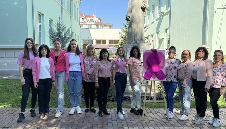Масова подкрепа в Русе за кампания срещу рака на гърдата