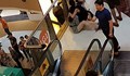 Ескалатор раздра крака на посетителка в МОЛ