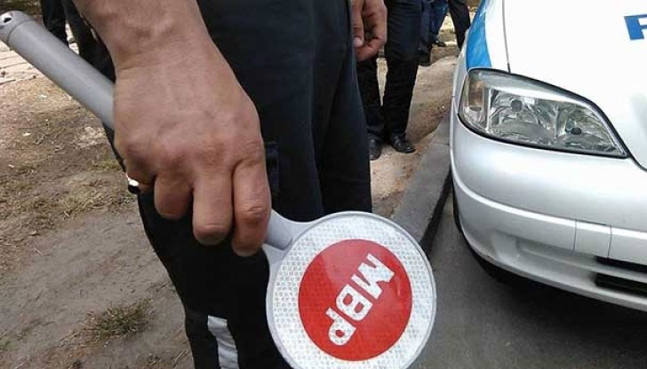 Шофьорът подхвърлил 100 лева на полицая при проверка в Кубрат