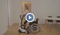 Робот изправя на крака хора в инвалидна количка