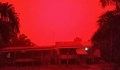 Кърваво червено небе в Индонезия