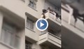 Баба спусна внучето си с въже през балкона, за да хване избягала котка