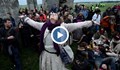 Стотици на Стоунхендж посрещнаха деня на лятното слънцестоене