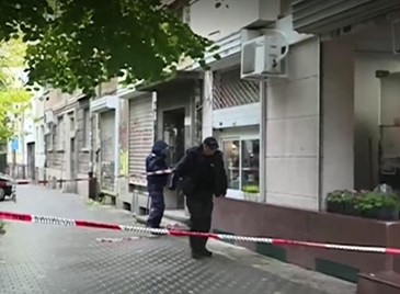 Хванаха на гарата в Русе мъжа, стрелял по бившата си жена във фризьорски салон Хванаха на гарата в Русе мъжа, стрелял по бившата си жена във фризьорски салон