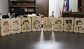 Русенец дари 8 пирографии с български възрожденци