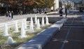 Младежи напълниха фонтаните в центъра на Благоевград с веро