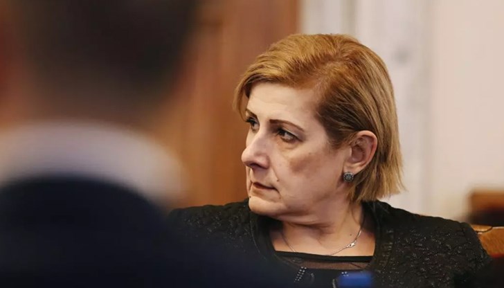 Отцепилата се от партия "Възраждане" Елена Гунчева показа на хората нова доза скандали разкрития за лидера на партията Костадин Костадинов