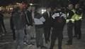 Протестиращи за втора вечер се събраха пред дома на побойника от Русе