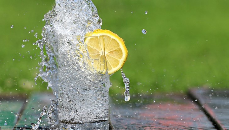 Според статистиката, пиенето на цитрусова вода осигурява много ползи за здравето