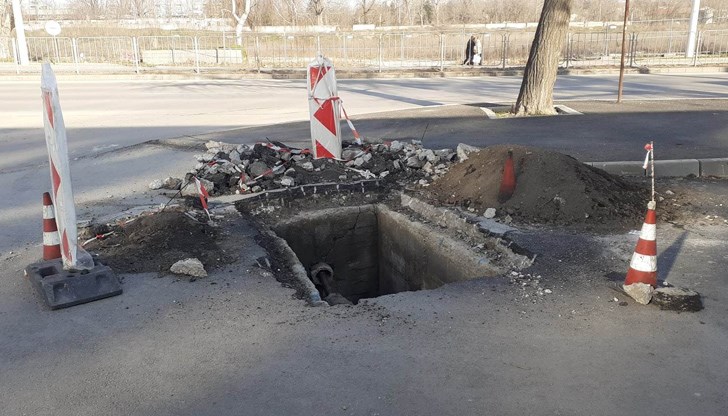 Таня Великова съобщава за опасен изкоп зад спирка "Найден Киров" на булевард "Липник" в Русе