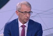 Николай Денков: Не се обсъжда смяна в ротацията с Мария Габриел