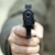 Мъж стреля с пистолет в центъра на Ветово