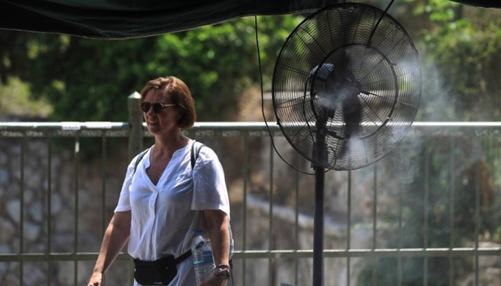 Най-горещият уикенд от 50 години в Гърция