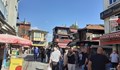 Наплив на български туристи на пазар в Одрин