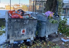 Препълнени контейнери за битови отпадъци