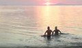 "Доставя ми удоволствие": Бургазлии изпращат годината в морето