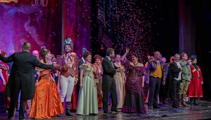 Русенската опера представя новата постановка на оперетата „Прилепът“