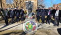Полицаи и детективи отдадоха чест пред паметника на Васил Левски в Чикаго