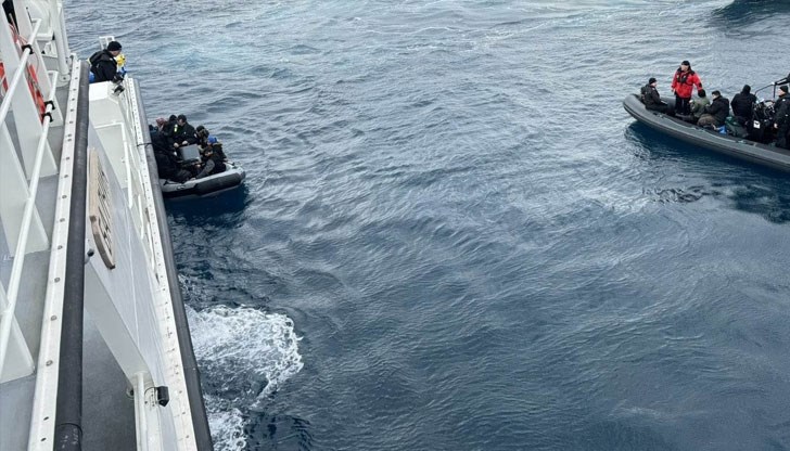 44 души са транспортирани и качени на борда на кораба "Балчик"