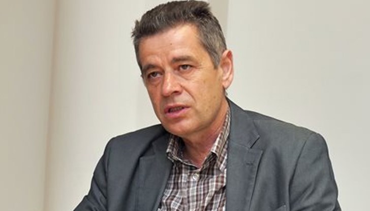 Антон Иванов е консултант на КНСБ по енергийната политика и съветник на енергийния министър Румен Радев
