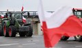 Фермери се нахвърлиха с павета срещу полицията в Полша