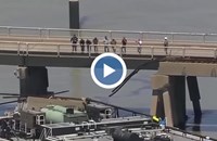 Шлеп се удари в мост в Тексас