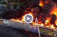 Пожар унищожи голям търговски център в Полша