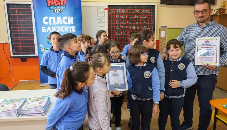 Децата от СУ "Васил Левски" реагирали адекватно при внезапен инсулт на техния преподавател