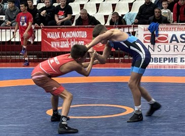 Млади борци от три държави премериха сили на турнира "Русенски легенди" Млади борци от три държави премериха сили на турнира "Русенски легенди"