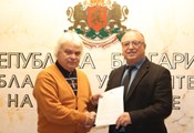 Николай Нанов получи поздравителен адрес от заместник областния управител на Русе Николай Нанов получи поздравителен адрес от заместник областния управител на Русе