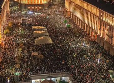 Масови протести обхванаха цяла България Масови протести обхванаха цяла България